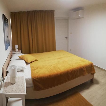 Apartments Tinjarosa Mundanije Kültér fotó